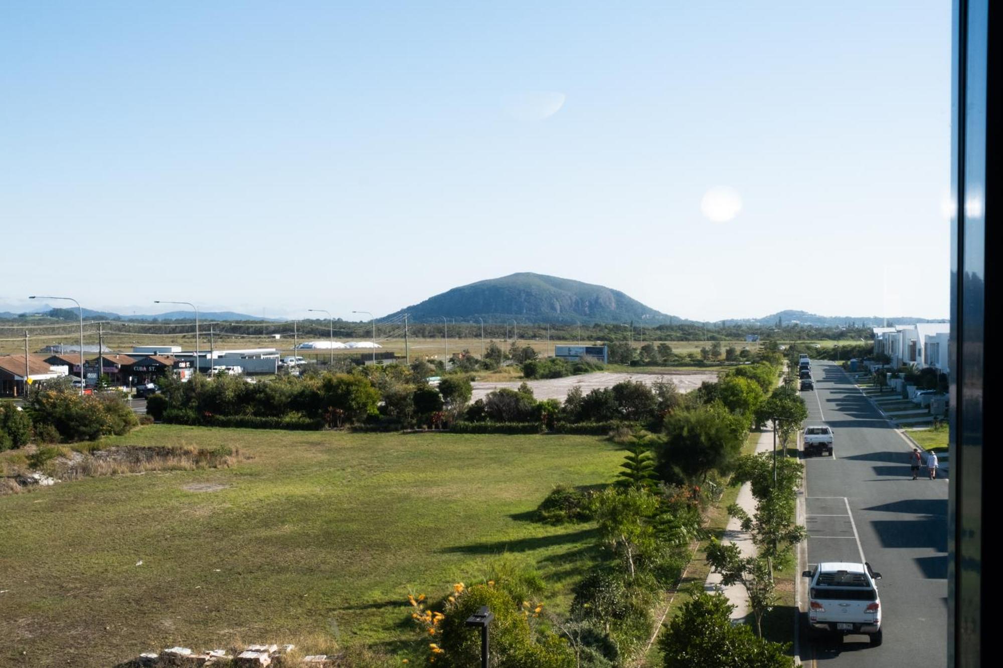 Salerno On The Beach Aparthotel Marcoola Exterior photo